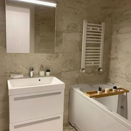 Luxurious And Spacious In Diamond Garden Building Appartement *