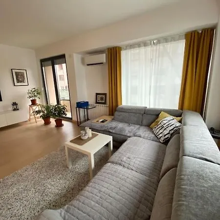Appartement Luxurious And Spacious In Diamond Garden Building *